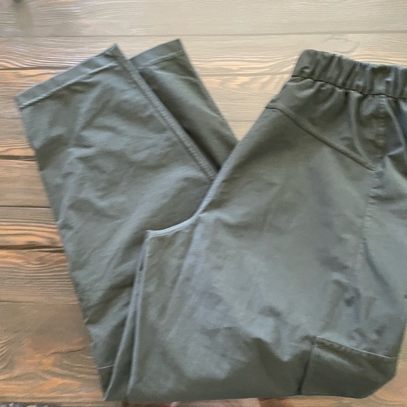 Lululemon Athletica cargo pants - Picture 3 of 9